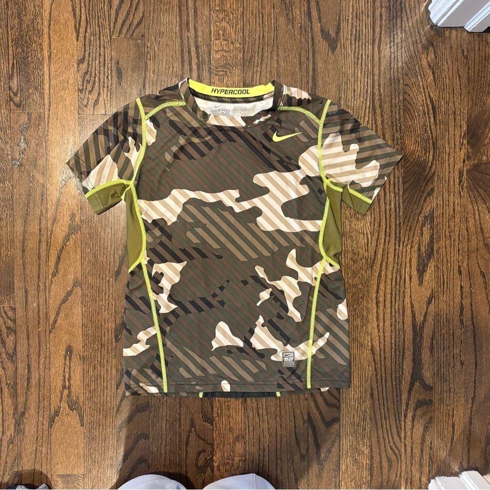 Nike Camo Hypercool T-Shirt
